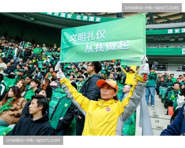 球迷抗议高票价，多场比赛看台出现空座现象